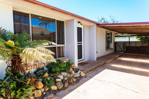 Sunbaker Pet Friendly Awards Finalist 4 Mins Walk To Culburra Beach - Perths Hotel 34