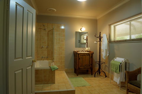 Ironstone Estate Lovedale - Perths Hotel 32