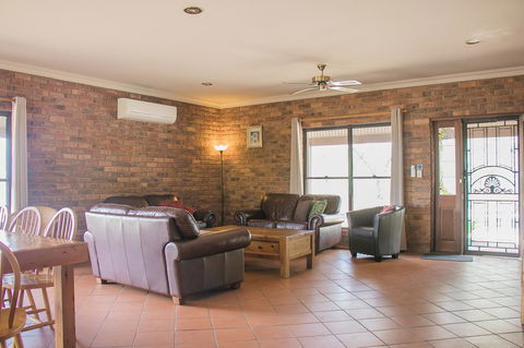 Ironstone Estate Lovedale - Perths Hotel 18