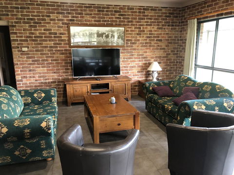 Ironstone Estate Lovedale - Perths Hotel 1