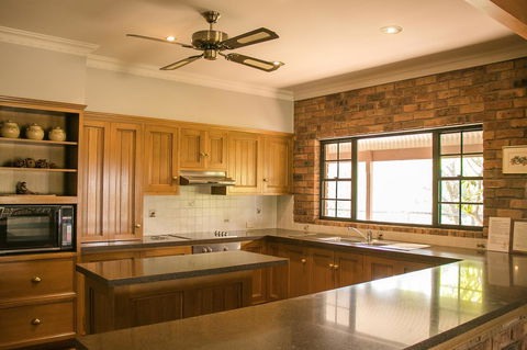 Ironstone Estate Lovedale - Perths Hotel 4