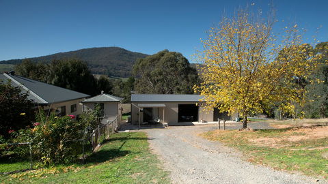 Pound Creek Gallery - Perths Hotel 9