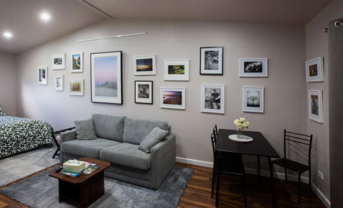 Pound Creek Gallery - Perths Hotel 3