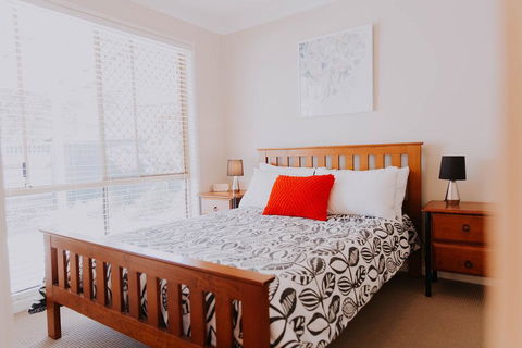 Central Wagga Self Catering Apartment - Perths Hotel 10