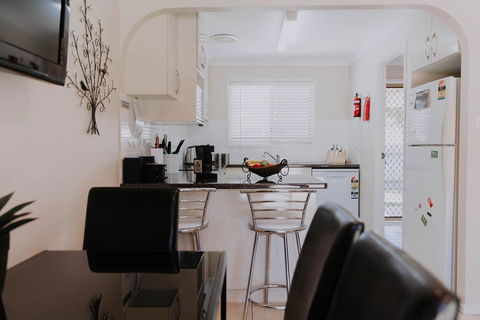 Central Wagga Self Catering Apartment - Perths Hotel 6