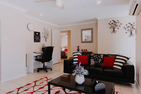 Central Wagga Self Catering Apartment - Perths Hotel 0