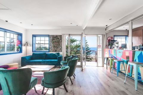 Mad Monkey Hostel Coogee Beach - Perths Hotel 5