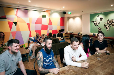 Mad Monkey Hostel Coogee Beach - Perths Hotel 13