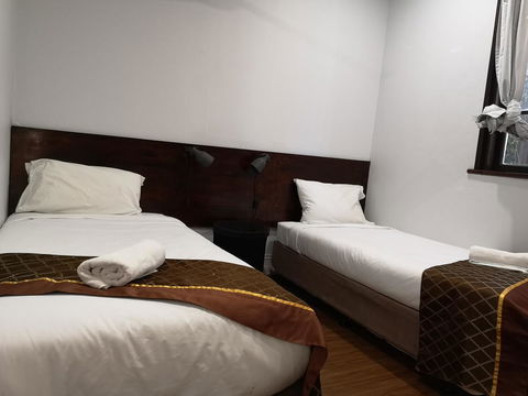 Newtown Cozy Stays - Perths Hotel 28