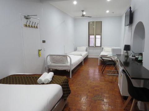 Newtown Cozy Stays - Perths Hotel 42