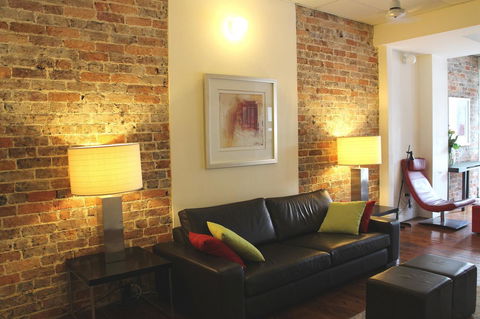 Newtown Cozy Stays - Perths Hotel 13