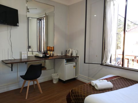 Newtown Cozy Stays - Perths Hotel 1