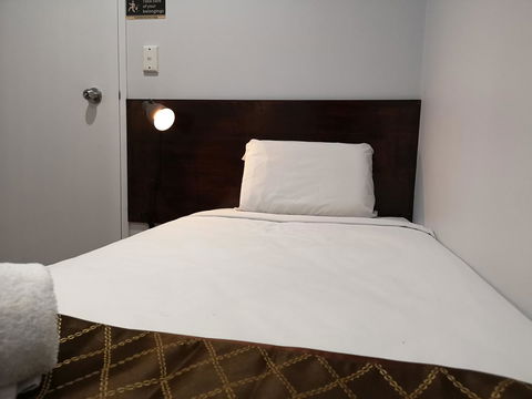 Newtown Cozy Stays - Perths Hotel 27