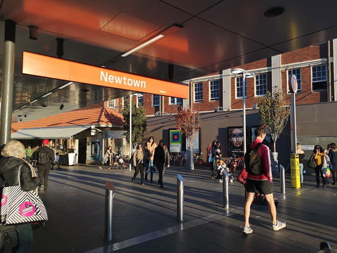 Newtown Cozy Stays - Perths Hotel 20