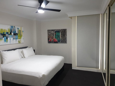 Liv Apartments Haymarket - Perths Hotel 5