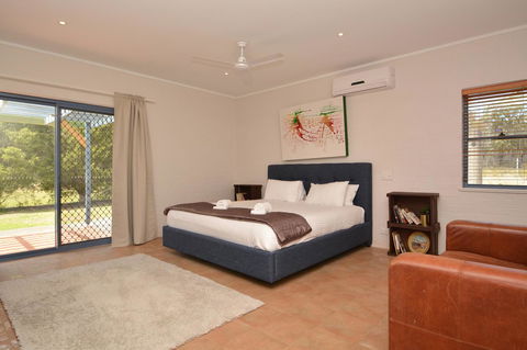 JE Guesthouse, Central To All The Hunter Valley Has To Offer - Perths Hotel 17