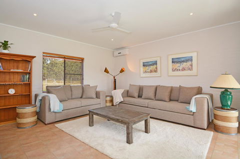 JE Guesthouse, Central To All The Hunter Valley Has To Offer - Perths Hotel 2