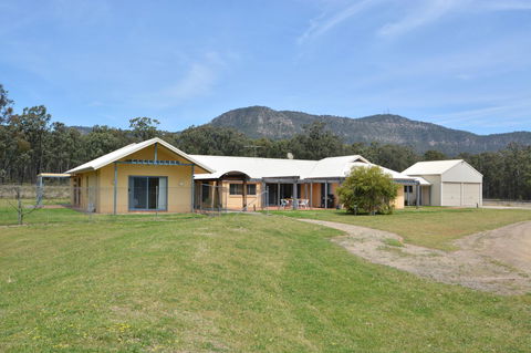 JE Guesthouse, Central To All The Hunter Valley Has To Offer - Perths Hotel 40