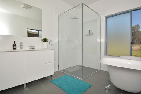 JE Guesthouse, Central To All The Hunter Valley Has To Offer - Perths Hotel 27