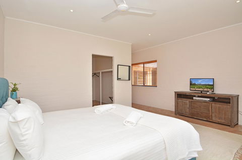 JE Guesthouse, Central To All The Hunter Valley Has To Offer - Perths Hotel 34