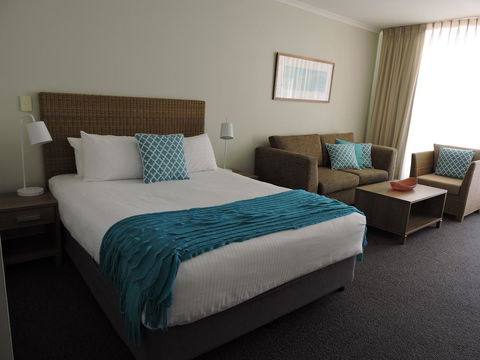 BASE Holidays - Ettalong Beach Premium Apartments - Perths Hotel 11