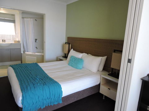 BASE Holidays - Ettalong Beach Premium Apartments - Perths Hotel 4