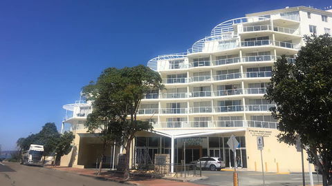 BASE Holidays - Ettalong Beach Premium Apartments - Perths Hotel 0