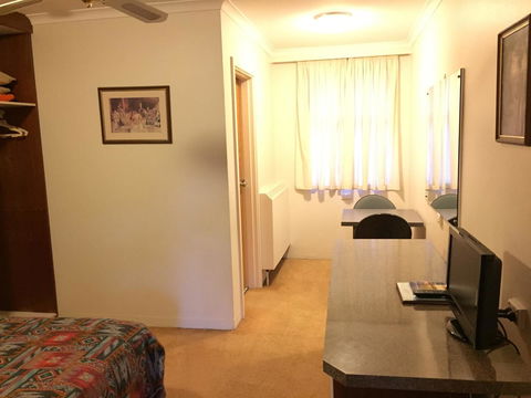 Cooma Motor Lodge Motel - Perths Hotel 23