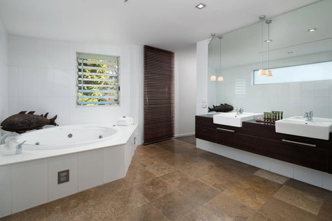 Bannisters By The Sea Mollymook - Perths Hotel 13