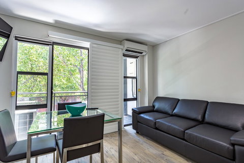 Hamilton On Beaumont - Perths Hotel 27