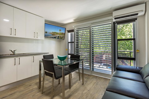 Hamilton On Beaumont - Perths Hotel 0