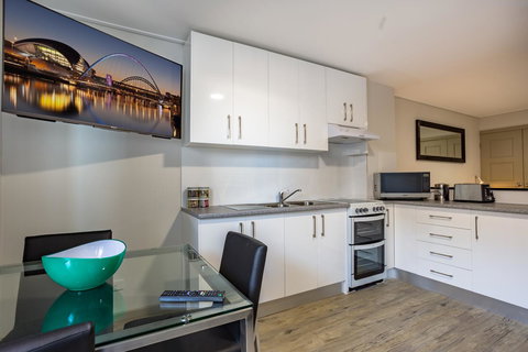 Hamilton On Beaumont - Perths Hotel 23