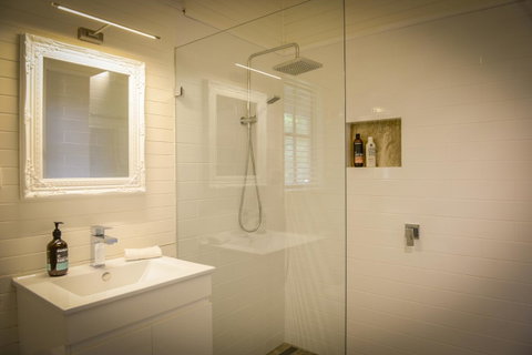 Arcadia - The Barn Cottage & Rosehill Cottage - Perths Hotel 11