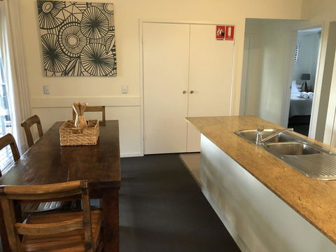 Suranadi Beach House 1 - Perths Hotel 4