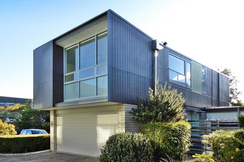 Coast 35 - Perths Hotel 0