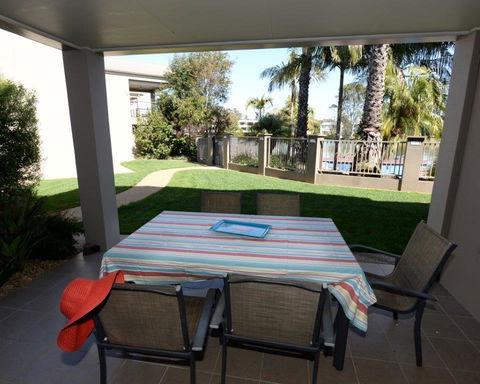 Yarrawonga Waterfront Apartments - Perths Hotel 12