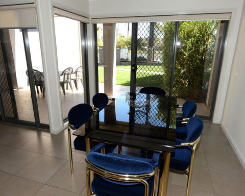 Yarrawonga Waterfront Apartments - Perths Hotel 8