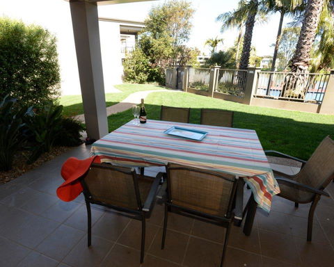 Yarrawonga Waterfront Apartments - Perths Hotel 5