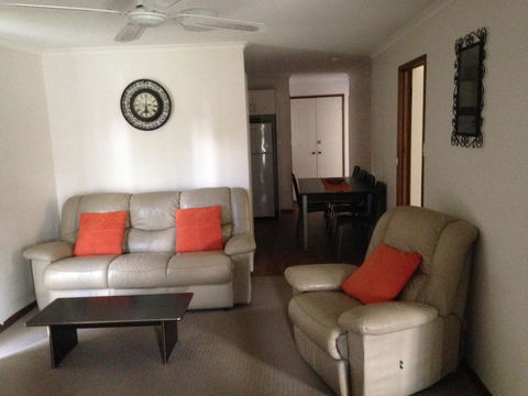 7 Melbourne Street - Perths Hotel 7