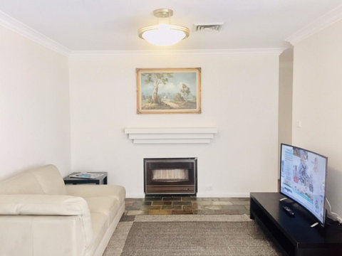 Beautiful Family Holiday House - Perths Hotel 5