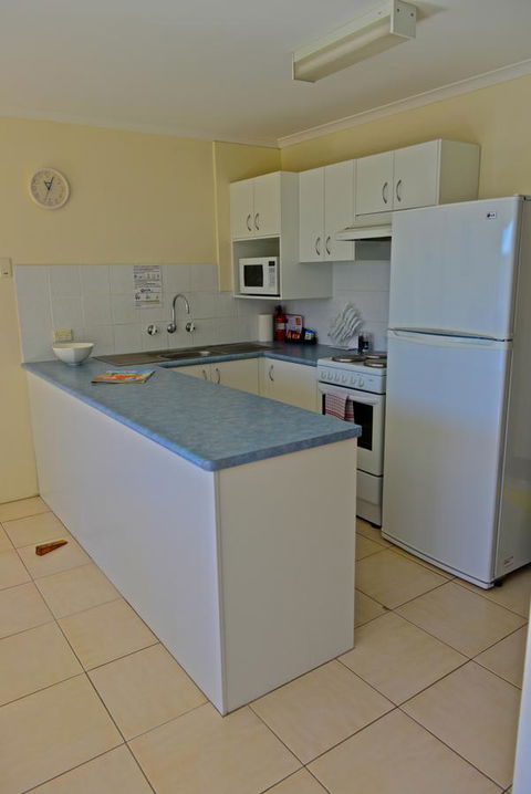 Beach House Holiday Apartments - Perths Hotel 12
