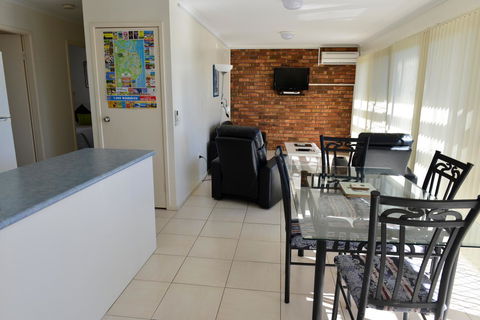 Beach House Holiday Apartments - Perths Hotel 8
