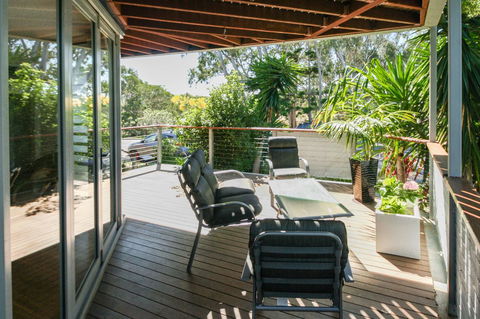 Valla's Beach House - Perths Hotel 14