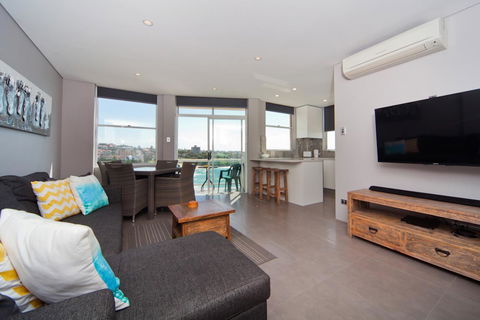 Gorgeous Coogee Views 2 Beds WT21 - Perths Hotel 0