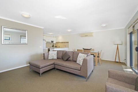 South Pacific Apartments - Perths Hotel 9