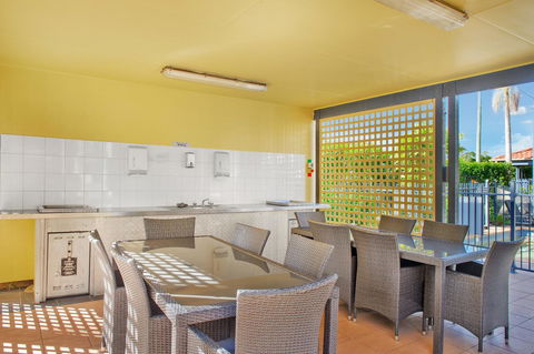 South Pacific Apartments - Perths Hotel 6