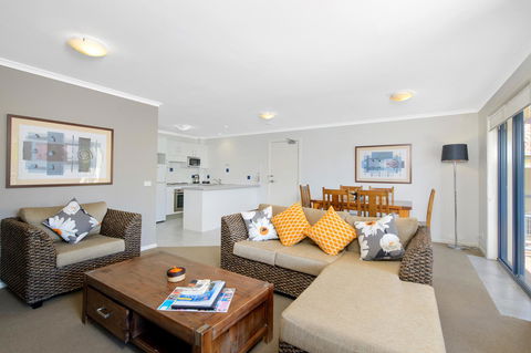 South Pacific Apartments - Perths Hotel 8