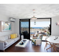 Ocean views and sea breezes over Bondi Beach - Perths Hotel