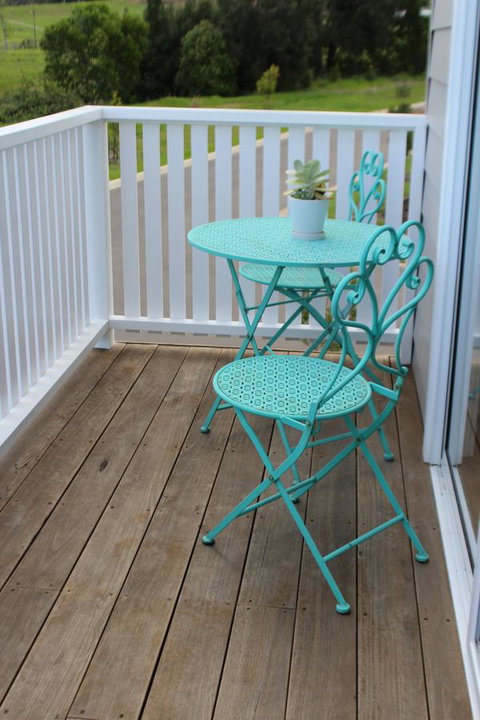 Red Waratah - Perths Hotel 13