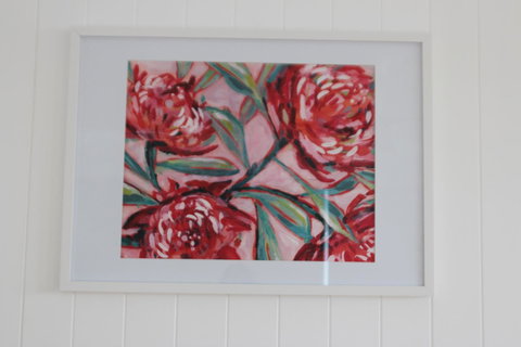 Red Waratah - Perths Hotel 4